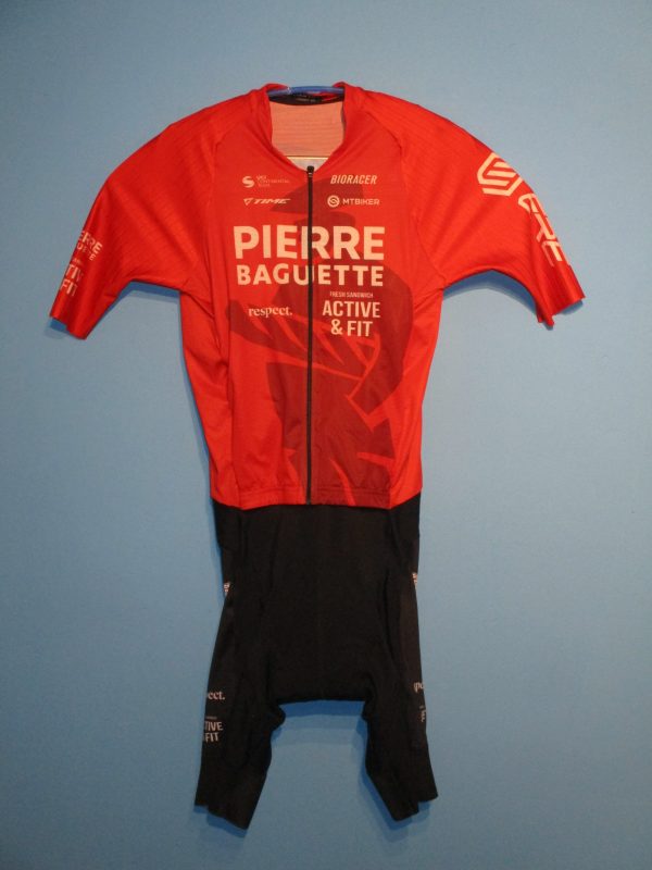 TRAJE DE CONTRARRELOJ PIERRE BAGUETTE 2025
